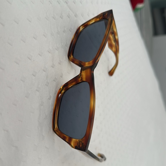 Celine Cateye SunGlasses - Picture 6 of 6